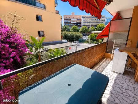 studio vaste terrasse proche plages