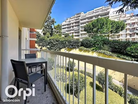 studio 1 pièce 26 m²
