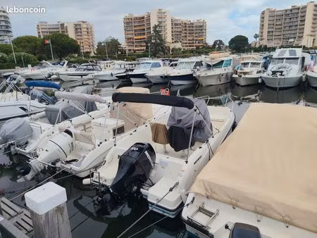 loue place de bateau 6 m 60 par 2 m 30 à cannes marina sur mandelieu