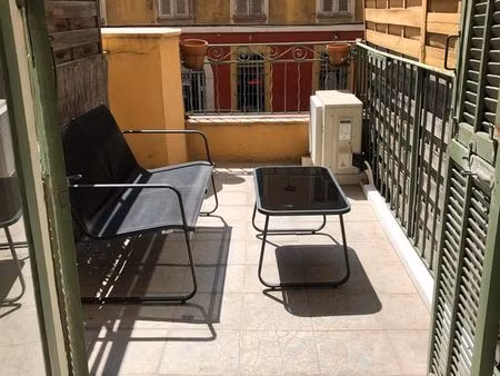 studio avec terrasse au port