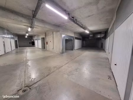 parking/box 13 m² cannes