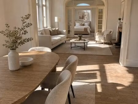 appartement lumineux.252-254 av moliere  quartier recherche