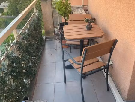apparemment t2 de 45m2 avec balcon   garage et cave