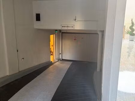 vente parking rue jean baptist pigalle - 3 eme sous sol