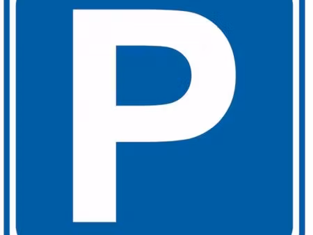 3 places de parking louées