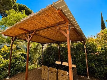 charmant t3 en rez-de-jardin avec grande terrasse et jardin privatif