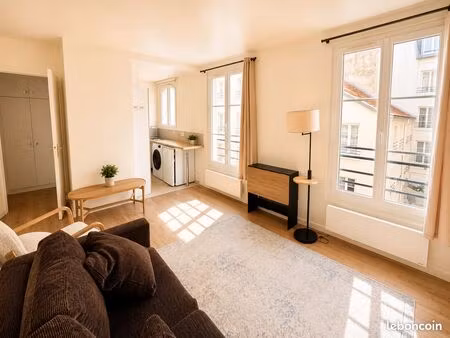 paris 7e – studio meublé refait à neuf – immeuble de standing – calme et lumineux