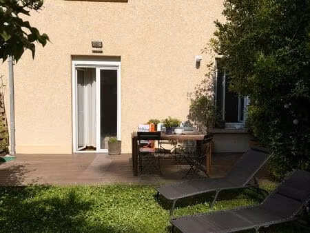 comme une maison – t3 traversant avec jardin privatif de 65 m²