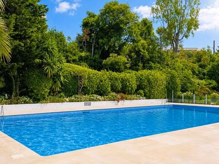 cannes : 3 pièces en rdj avec terrasse de rêve dans résidence standing avec piscine