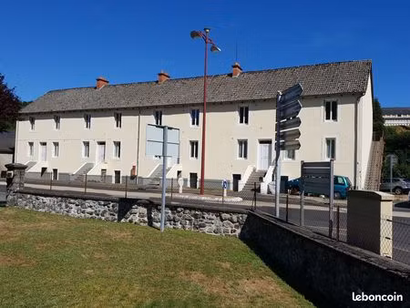 a vendre immeuble 8 appartements ydes