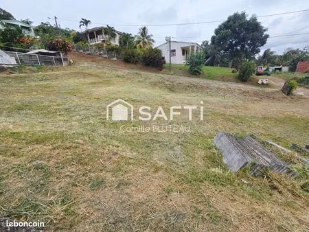 terrain 835 m² ducos