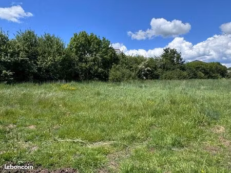 terrain 657 m² aurillac