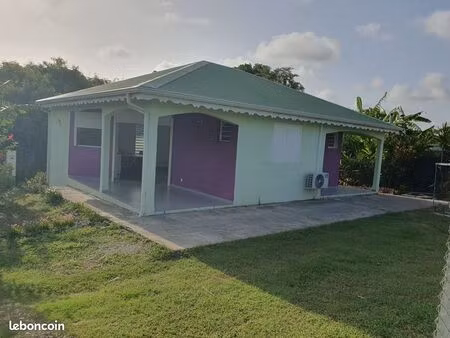loue villa f3 meublée à petit-canal