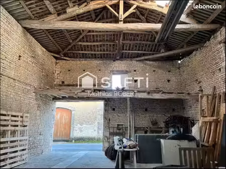 grange 1 pièce 115 m²