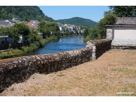 maison avec grand jardin et accès direct à la dordogne – bort-les-orgues