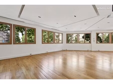 bureaux 225 m²