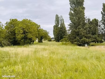 terrain constructible de 1576m²