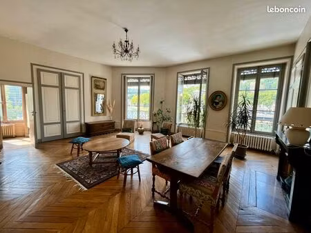 appartement de caractère sans vis-à-vis avec vue exceptionnelle sur la saône – 166 m² carr