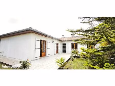 pavillon de plain pied t 5 + garage sur 3337 m² de terrain