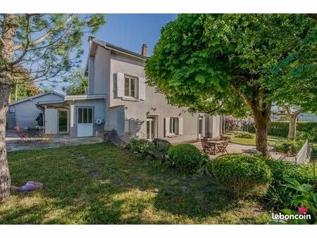 maison 7 pièces 189 m²