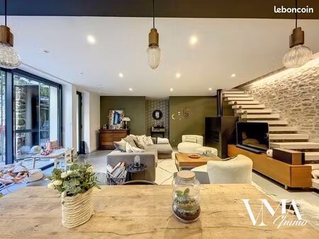 maison de ville 7 pièces 212 m²