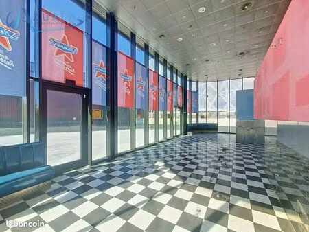 local commercial 722 m² nice