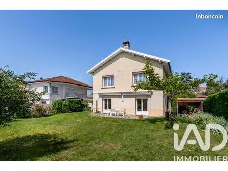 maison 7 pièces 199 m²