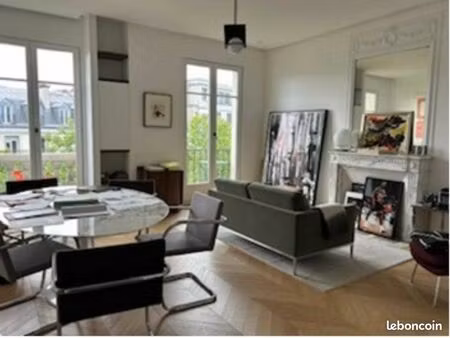 bureaux 210 m²