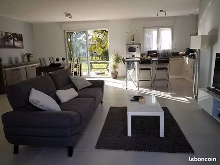 maison individuelle récente de 98 m² - 3 chambres - dpe a - bourges quartier aéroport