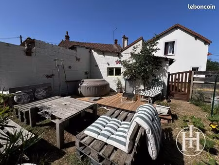 maison 6 pièces 104 m²