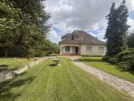 maison 7 pièces 197 m²