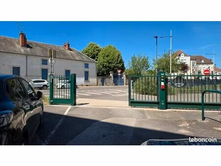 garage à vendre dans résidence limite dijon / longvic
