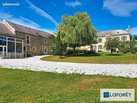 propriété 22 pièces 820 m²