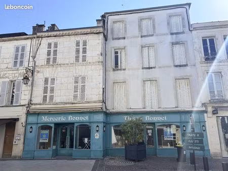 immeuble 645 m² cognac