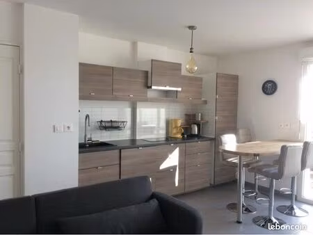 location t2 meublé carré de soie