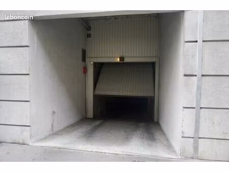 garage 14m2 villeurbanne bien situe