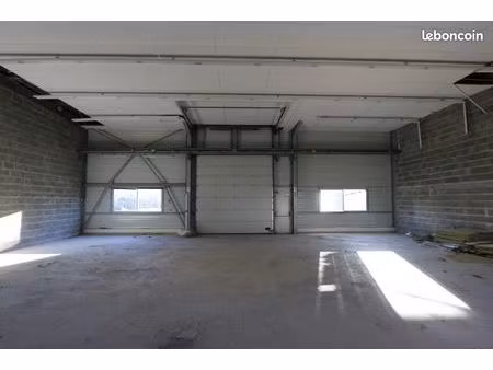 local 192 m² douvres-la-delivrande