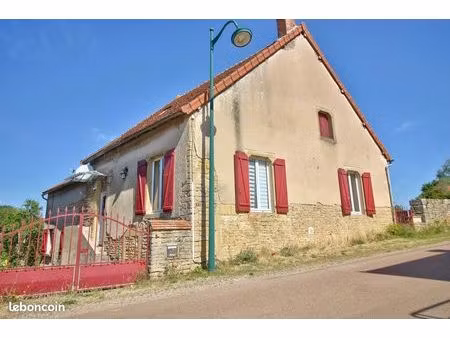 propriété 4 pièces 112 m²