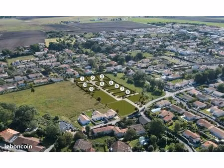 terrain 468 m² medis