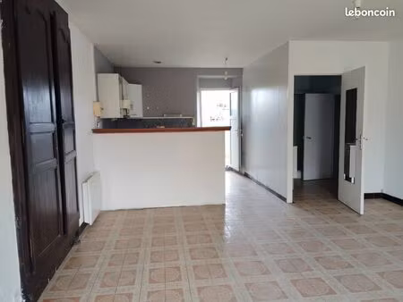 appartement t2 dans corps de ferme à anais (16560)