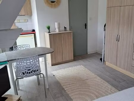 beau studio meublé proche centre angoulême