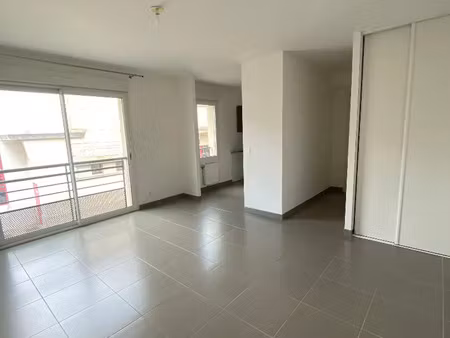 location appartement 2 pièces 43 m² à chilly-mazarin (91380)