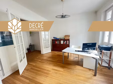 exclusivite - nantes centre/proche place viarme -ideal profession libérale!!