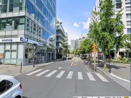 commerce 391 m²