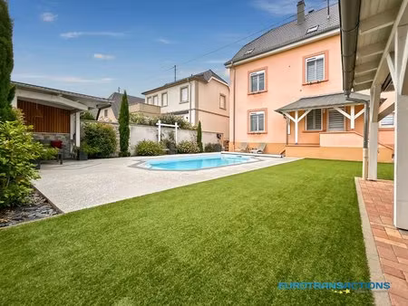 bischwiller  maison familiale de 228 m2 sur plus de 4 ares paysagés avec piscine