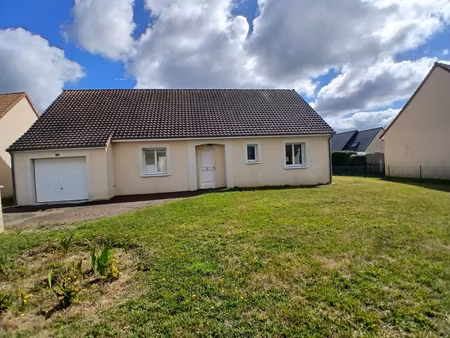 écommoy ? maison de plain-pied avec pièce de vie de 48 m²  3 chambres et garage
