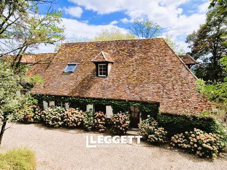 maison 9 pièce(s)  église-neuve-d'issac