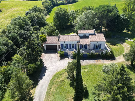 maison t5 de 151 m2 rénovée en 2020 sur un terrain 8400 m2