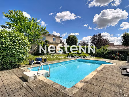 mionnay - maison 4 chambres - avec jardin piscine et garage - au calme