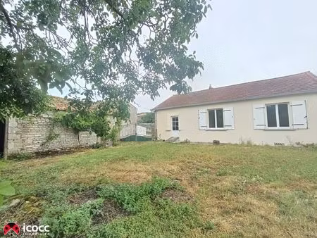 maison plain-pied 95 m² avec 3 chambres et un terrain arboré de 2 269 m²